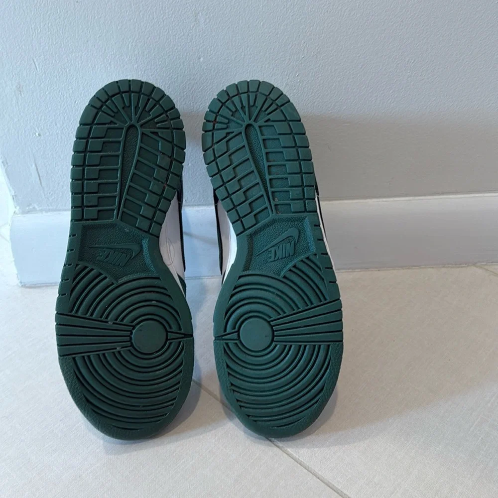 Nike Dunk Low Youth/Big Kids size 7 - Picture 6 of 13